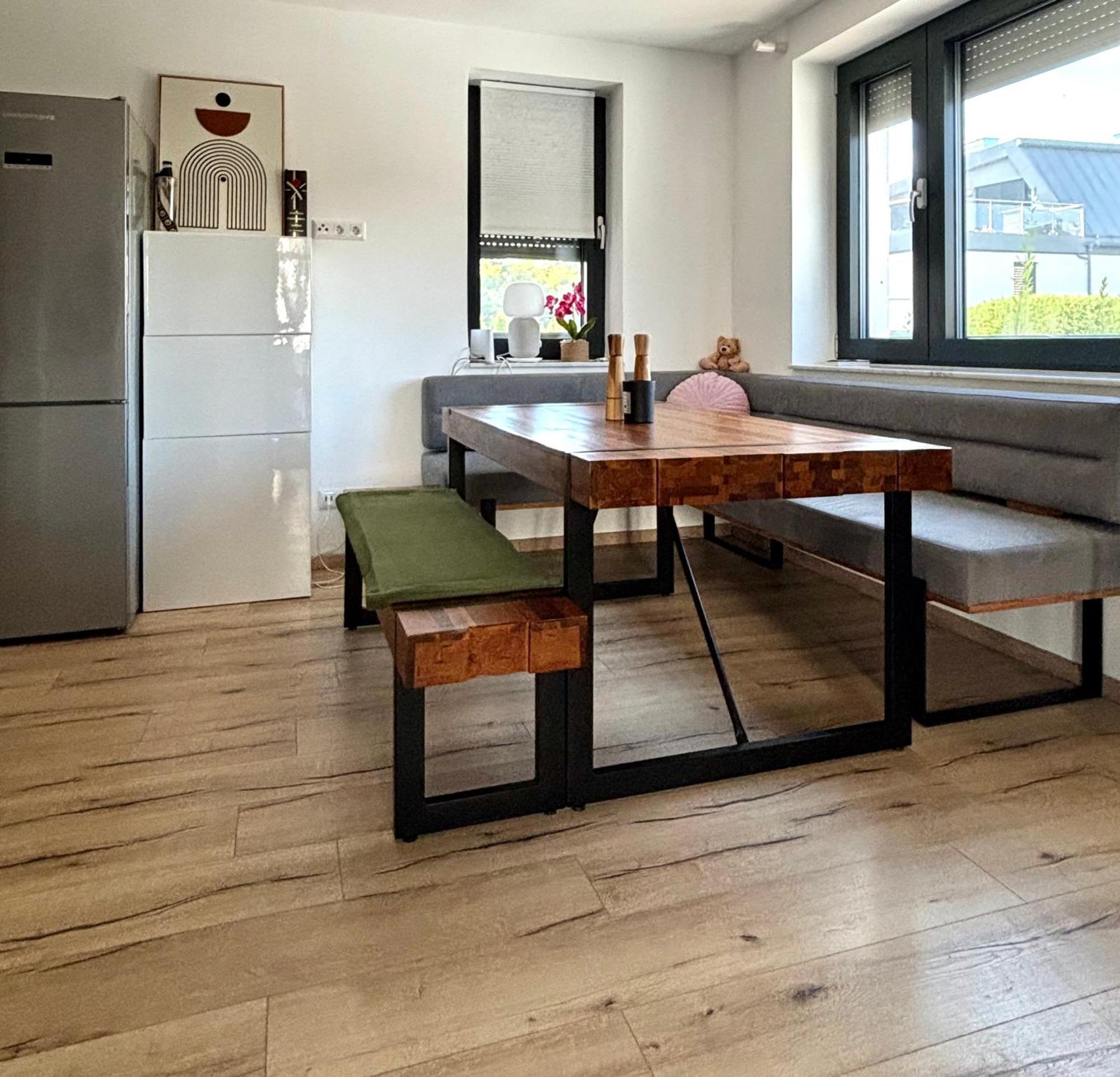 Schoene Wohnung Mit Terrasse Und Parkplatz فيلدين ام ورثرسي المظهر الخارجي الصورة
