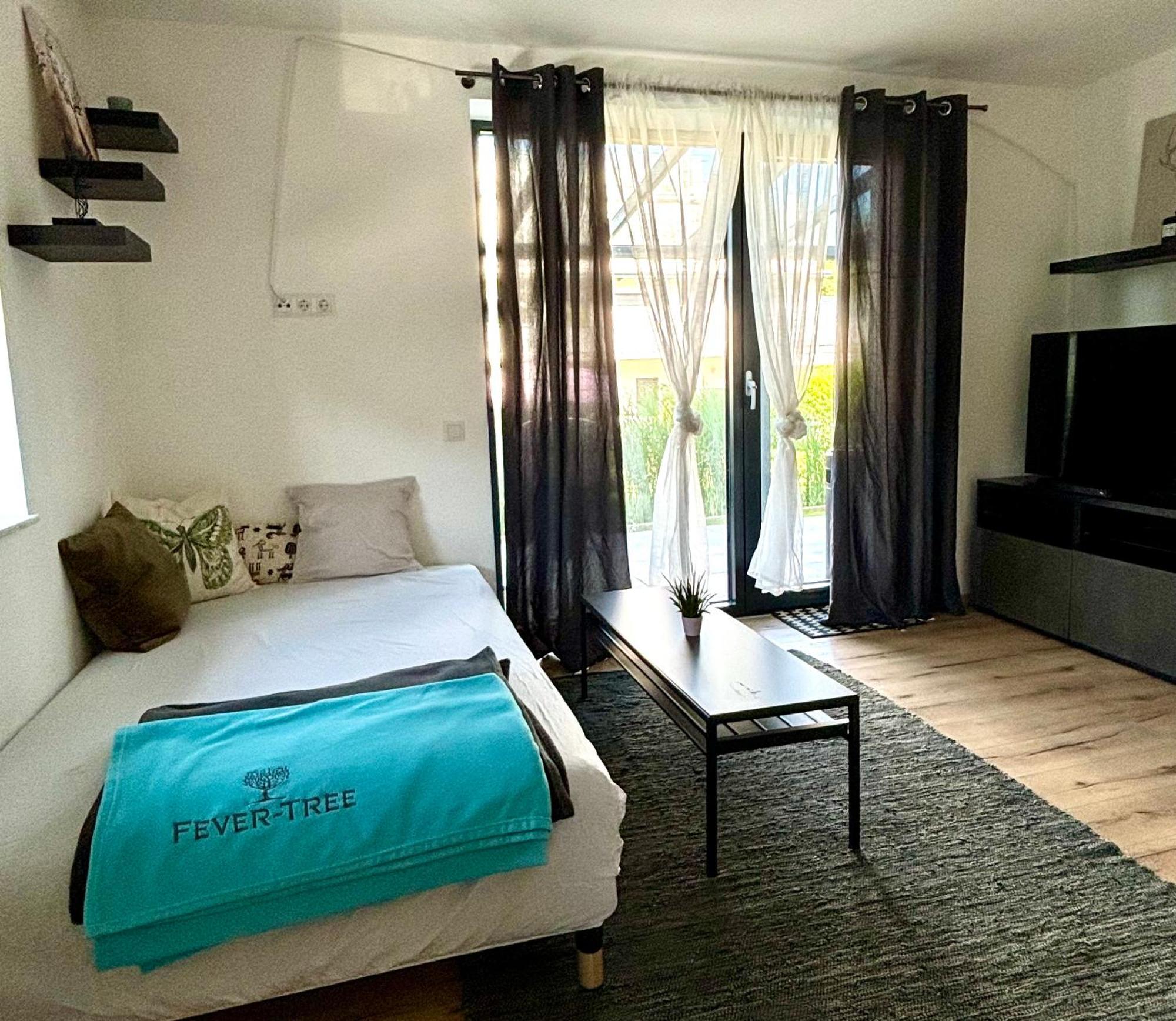 Schoene Wohnung Mit Terrasse Und Parkplatz فيلدين ام ورثرسي المظهر الخارجي الصورة