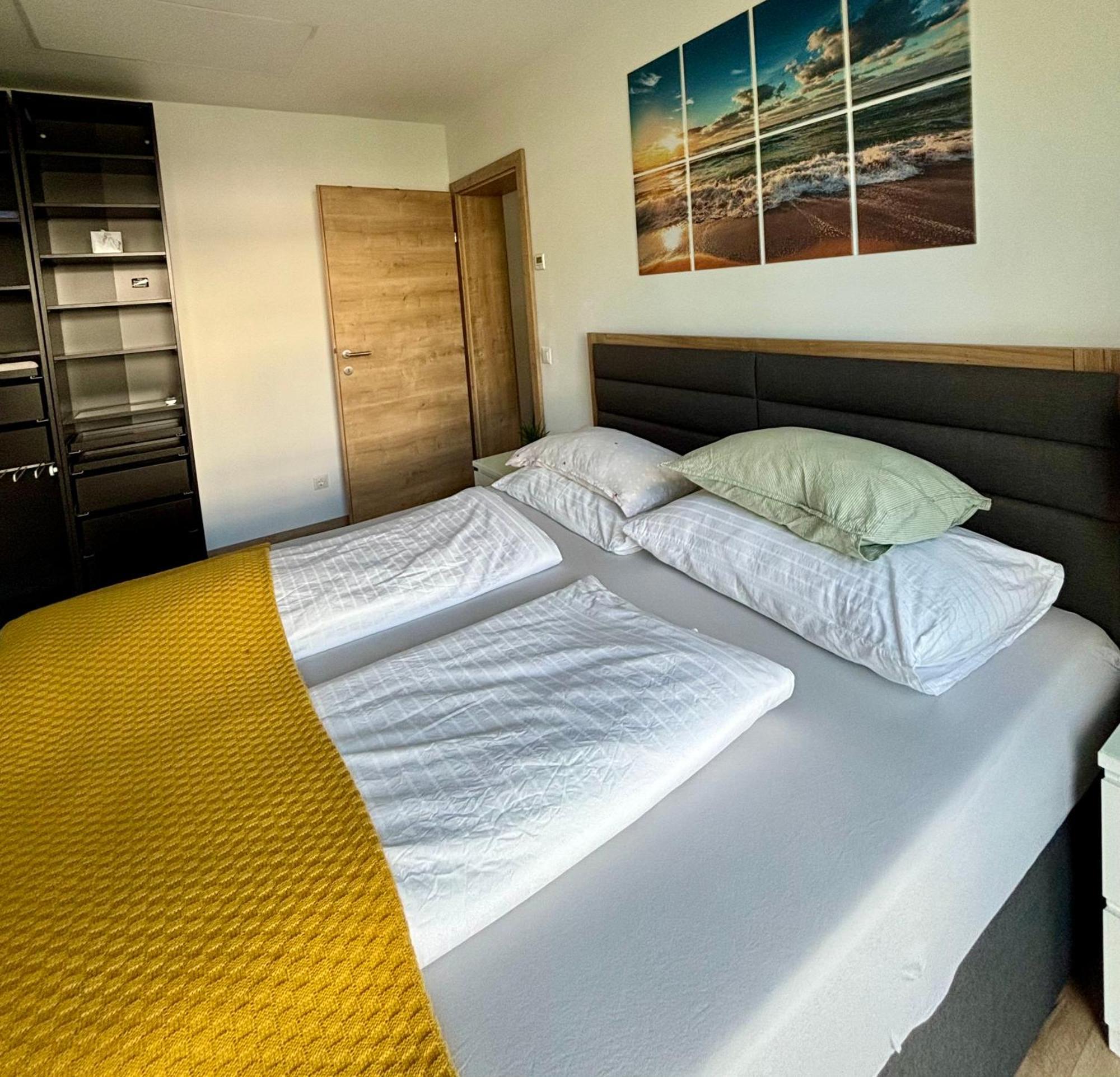 Schoene Wohnung Mit Terrasse Und Parkplatz فيلدين ام ورثرسي المظهر الخارجي الصورة