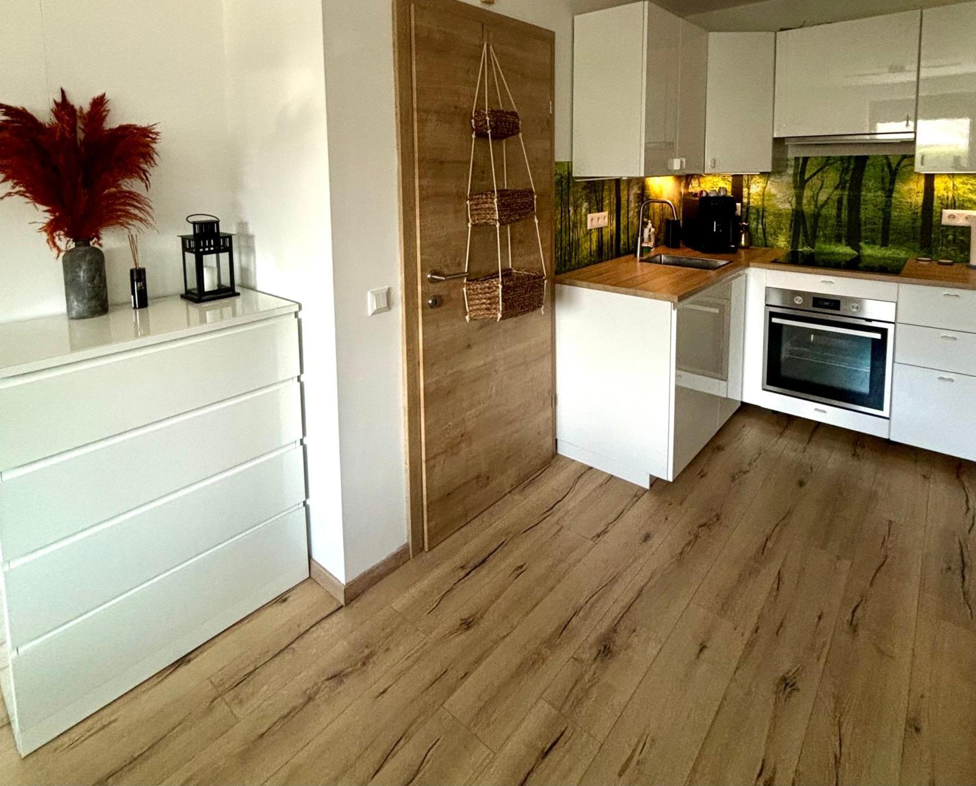 Schoene Wohnung Mit Terrasse Und Parkplatz فيلدين ام ورثرسي المظهر الخارجي الصورة