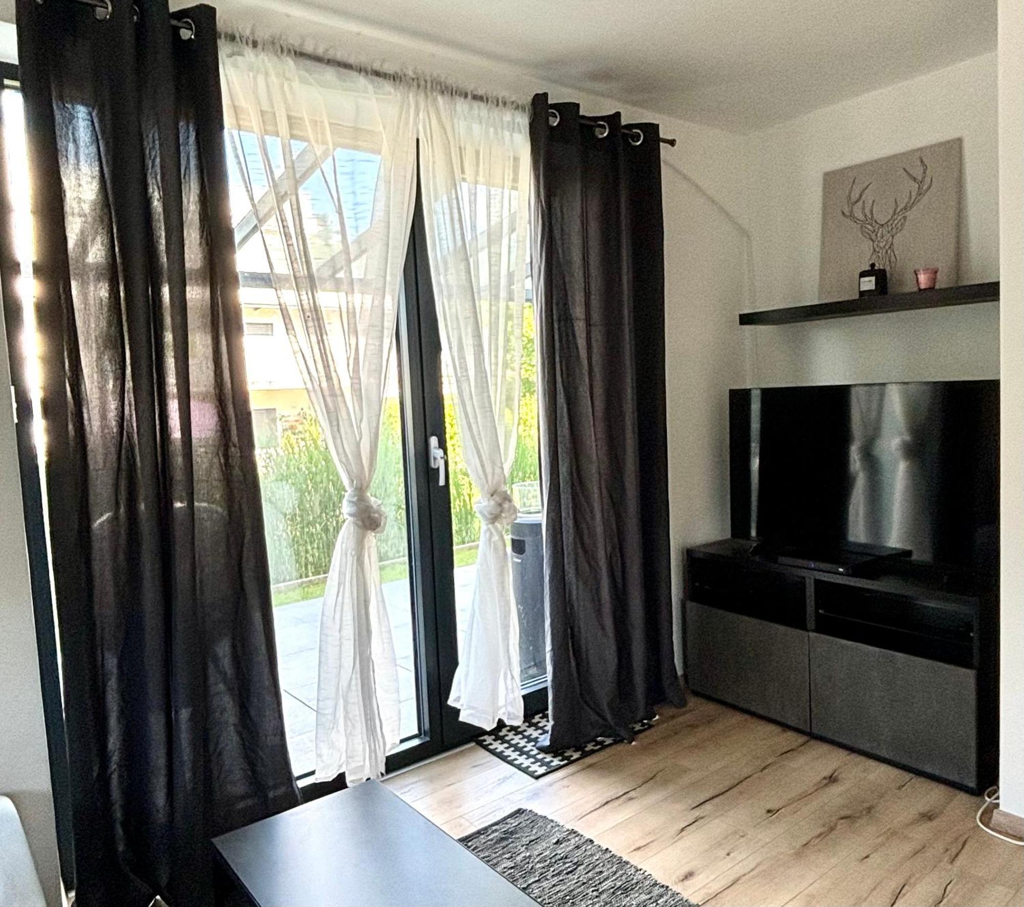 Schoene Wohnung Mit Terrasse Und Parkplatz فيلدين ام ورثرسي المظهر الخارجي الصورة